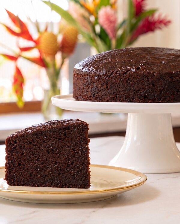Baked Paris Ruby Fruitcake (9-inch)